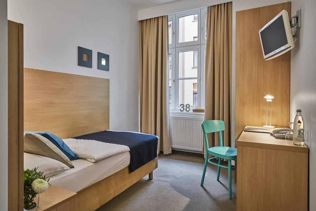 Hotel 38 Berlin Bagian luar foto