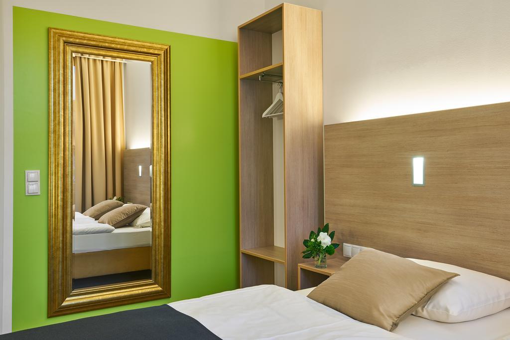 Hotel 38 Berlin Bagian luar foto