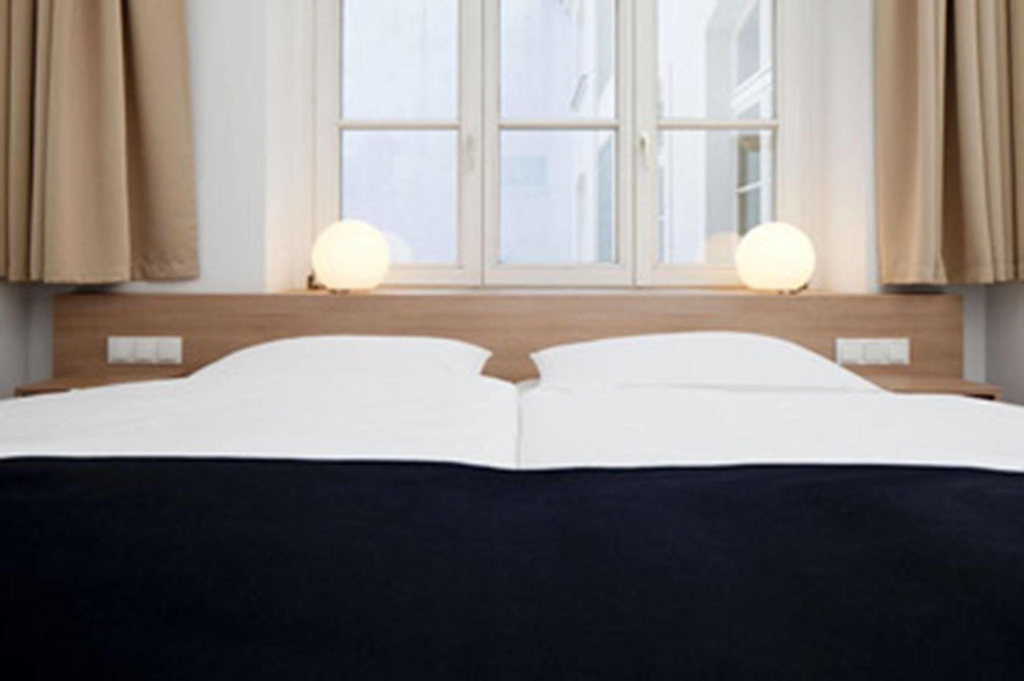 Hotel 38 Berlin Bagian luar foto