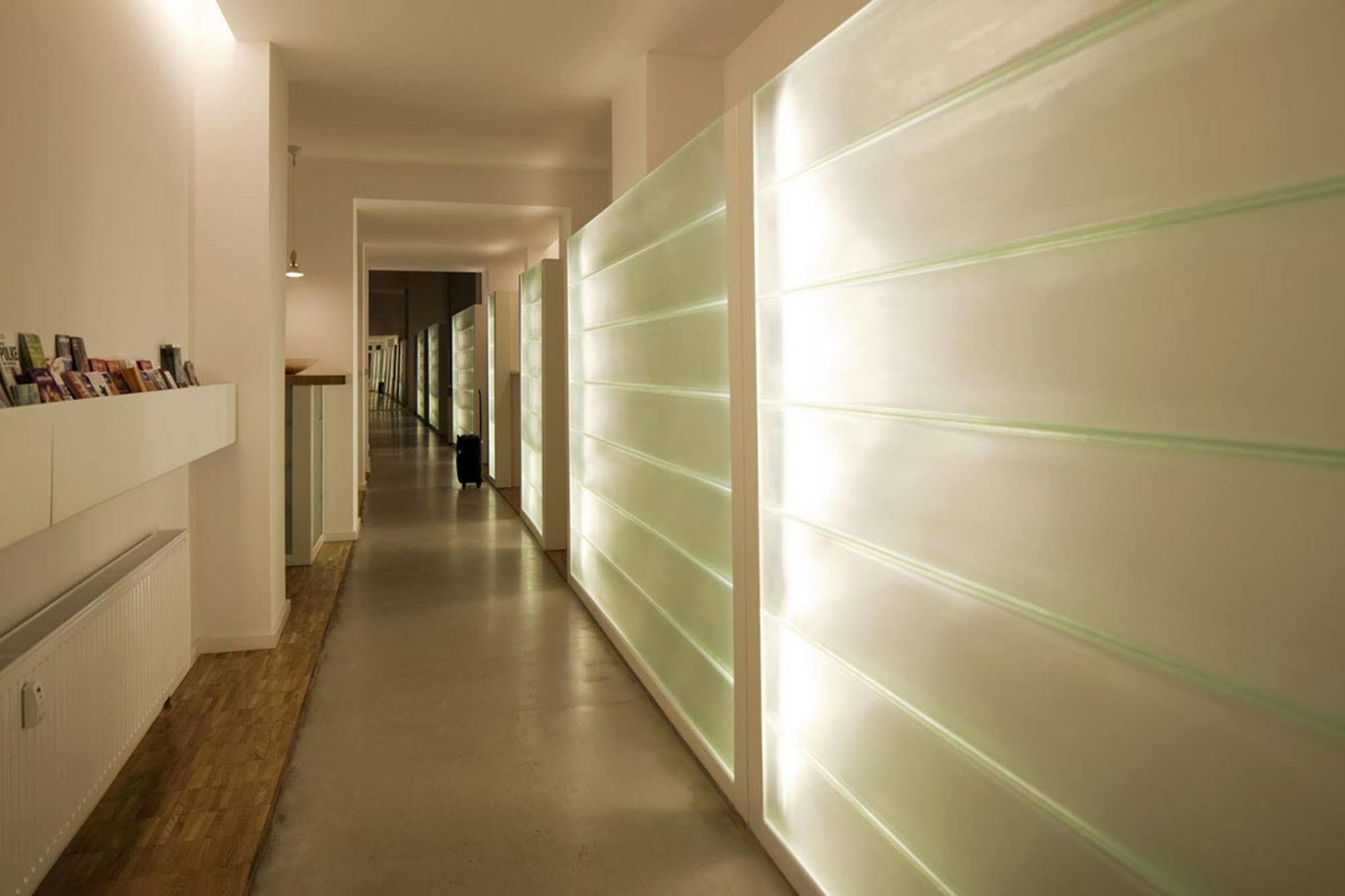 Hotel 38 Berlin Bagian luar foto