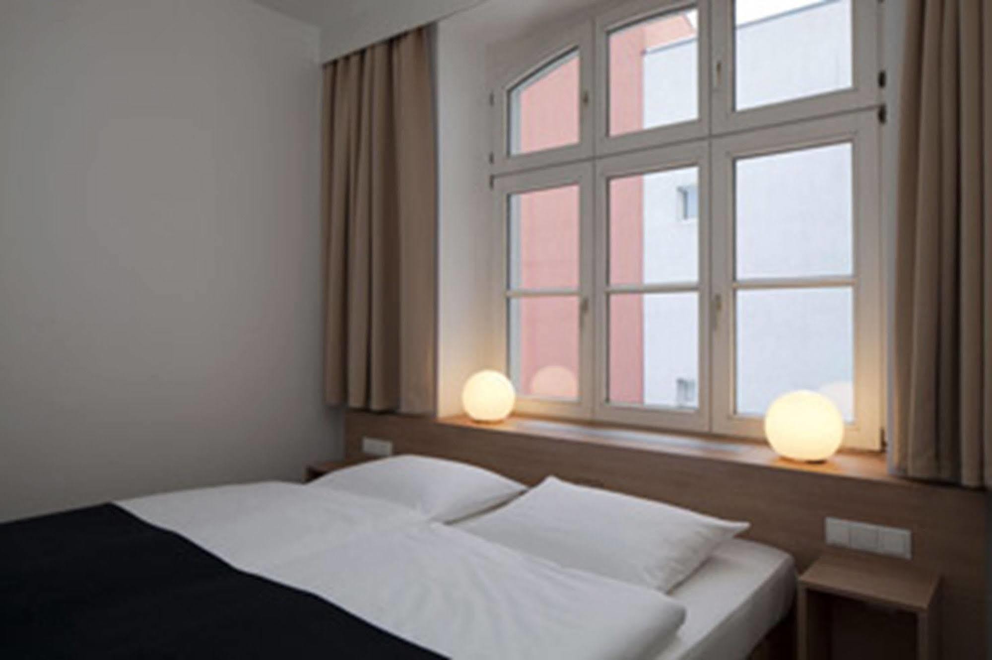 Hotel 38 Berlin Bagian luar foto