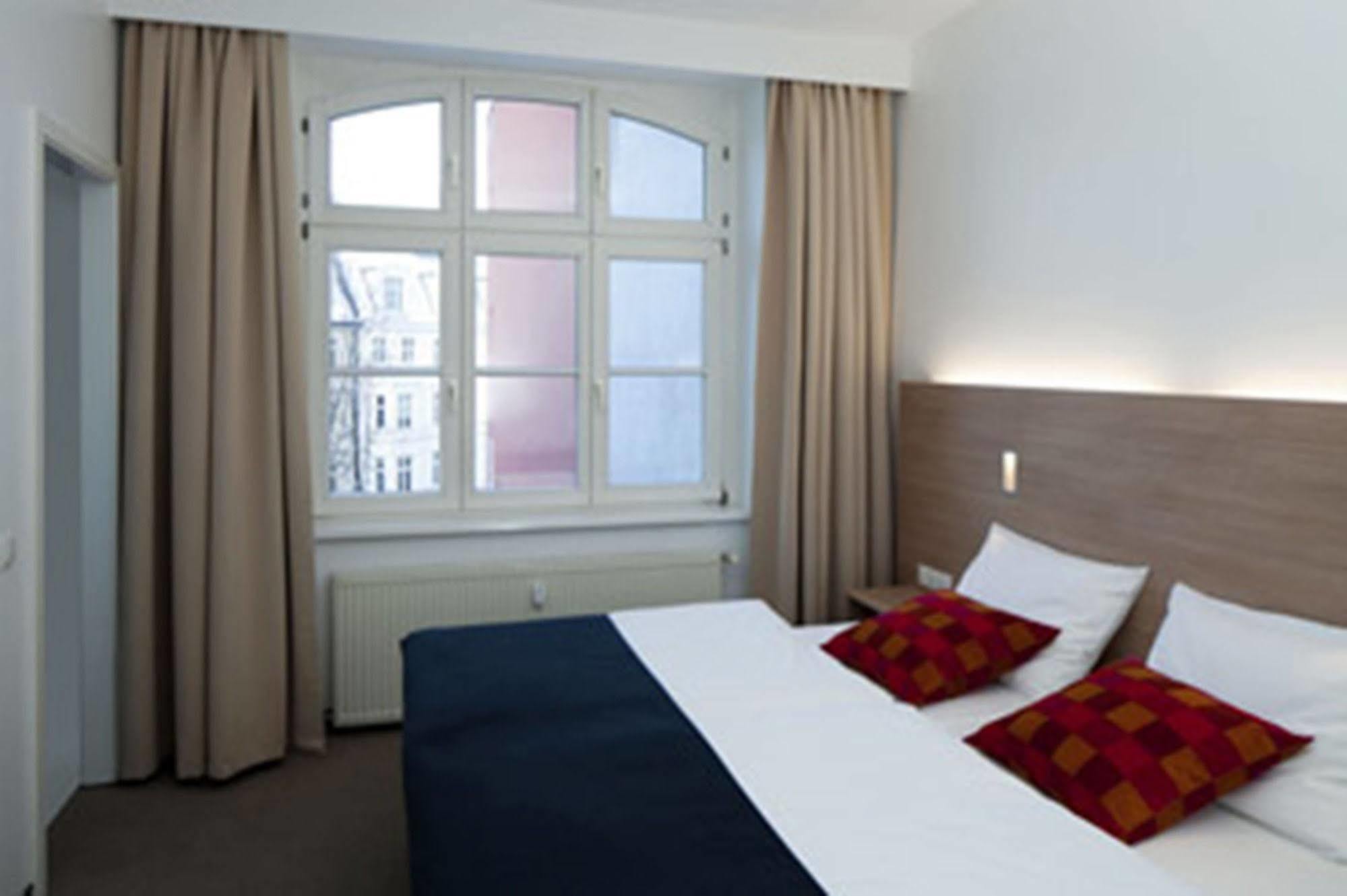 Hotel 38 Berlin Bagian luar foto